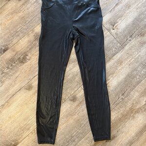 Halara Black Shiny Leggings M NWT